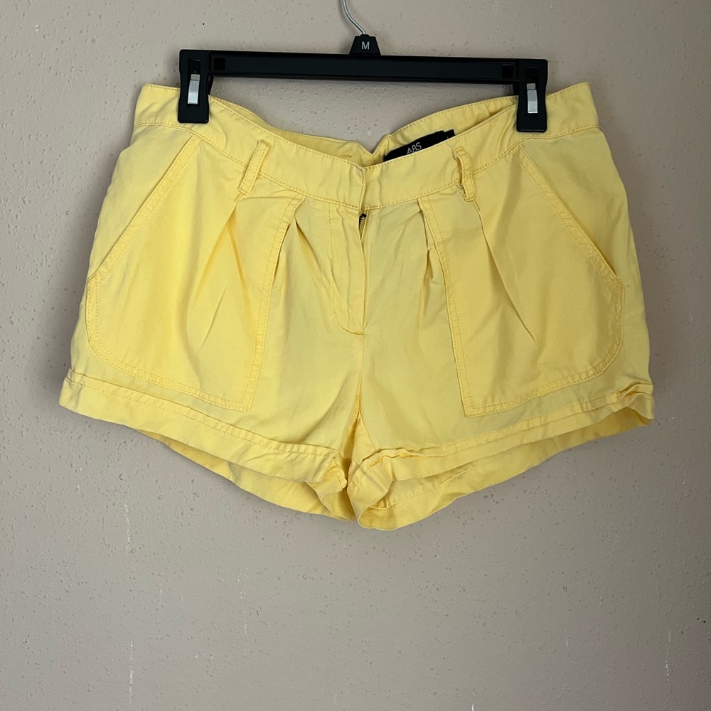 High-Waist Yellow Pleated Women's Shorts